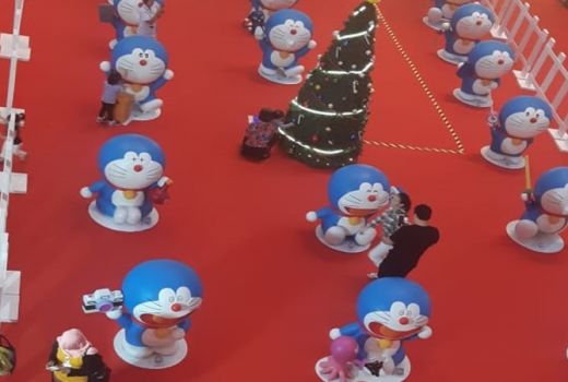 Seru! Rayakan Natal dan Tahun Baru Bersama Ratusan Doraemon - GenPI.co