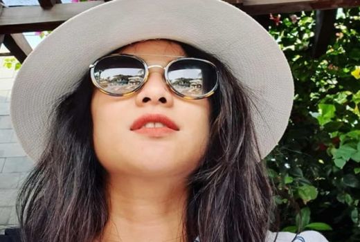 Dian Sastrowardoyo Tampil Bak Bidadari di Pulau Padar Labuan Bajo - GenPI.co