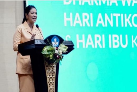 Tampil Sederhana, Franka Franklin Istri Nadiem Makarim Ayu Banget - GenPI.co
