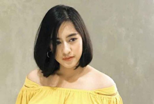 Cantik, Cerdas, Masih Muda, Berani Chat Hotman Paris saat Subuh - GenPI.co