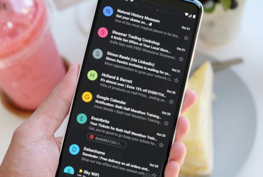 Riset: Fitur Dark Mode di Smartphone Bisa Rusak Pola Tidur - GenPI.co