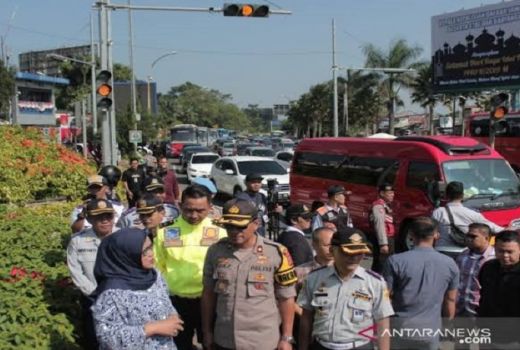 Jalur Puncak Satu Arah Selama Libur Natal dan Tahun Baru - GenPI.co