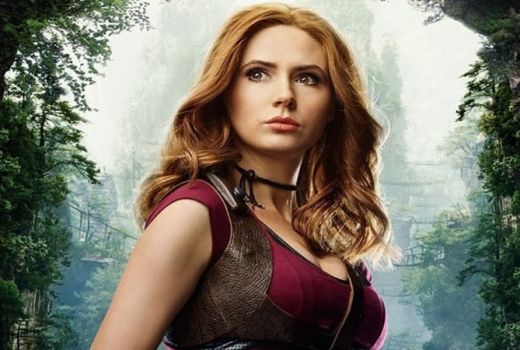 Cantiknya Choker Karen Gillan di Jumanji, Nia Bakrie juga Pakai - GenPI.co