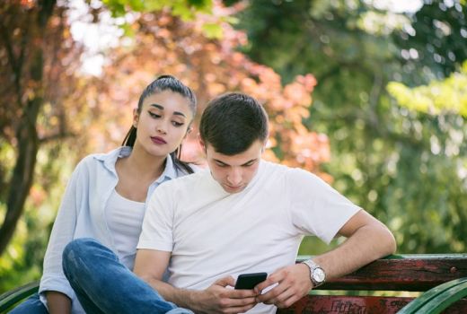 Jinakkan Pacar yang Cemburu dengan Strategi Jitu Berikut - GenPI.co