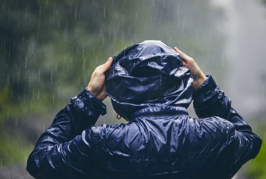 Hujan di Jaksel Senin Sore, Siap Payung dan Mantel Guys! - GenPI.co