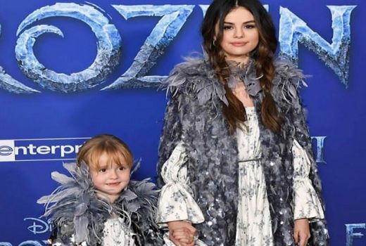 Imutnya Selena Gomez Pakai Kostum Ice Princess Nonton Frozen 2 - GenPI.co