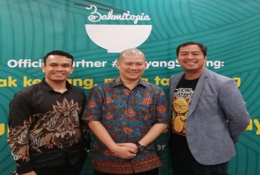 Komika Pandji Pragiwaksono Gelar Pertunjukan Stand Up Comedy - GenPI.co
