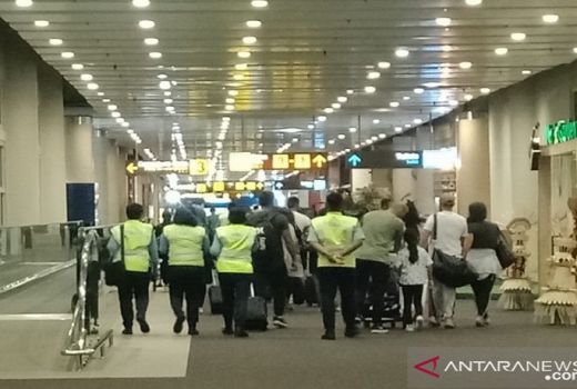 21 Penumpang Pesawat JetStar Diturunkan di Bandara Denpasar - GenPI.co