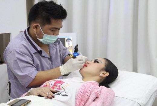 Sebelum Sulam Alis, Ada Baiknya Perhatikan 5 Hal ini - GenPI.co