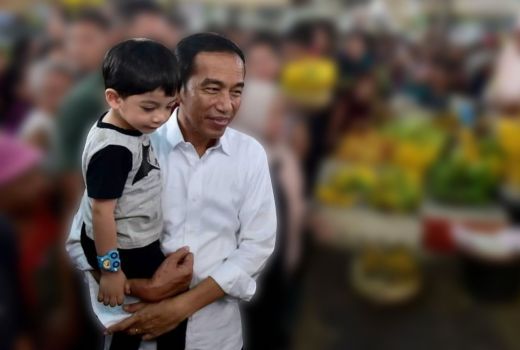 4 Gaya Jokowi Momong Cucu, Nomor 3 Sangat Lucu - GenPI.co