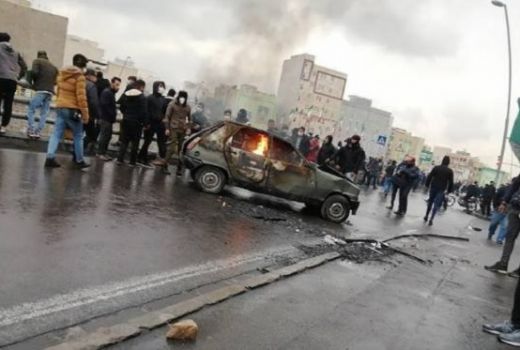 100 Demonstran Tewas, Rezim Iran Rayakan Kemenangan - GenPI.co