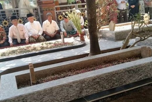 Menyuarakan Persatuan Bangsa, Dari Pinggir Makam Gus Dur  - GenPI.co