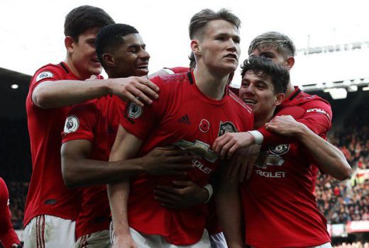 Manchester United vs Brighton & Hove Albion 3-1, Setan Merah Maut - GenPI.co
