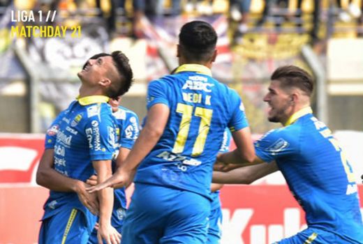 Arema FC Hancur Lebur di Kandang Persib Bandung - GenPI.co
