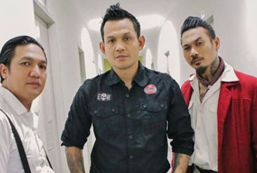 Main Chord Gitar Jadilah Legenda Superman Is Dead Versi Gampang - GenPI.co