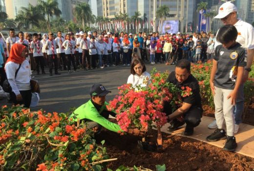 100 Ribu Bougenville Ditanam di Jalan Sudirman Demi Hempas Polusi - GenPI.co