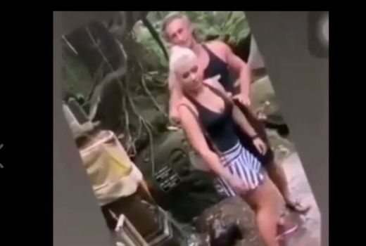 Viral, Bule Bersihkan Area Privasi Tubuh Pakai Air Suci Bali - GenPI.co