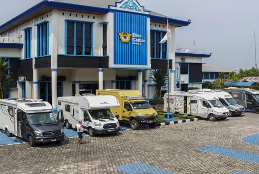 11 Mobil Karavan Turis Jerman Diperiksa Bea Cukai Dumai - GenPI.co
