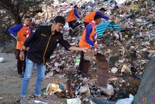 Aksi Bersih Pantai Leato Selatan Pungut 831 Kg Sampah - GenPI.co