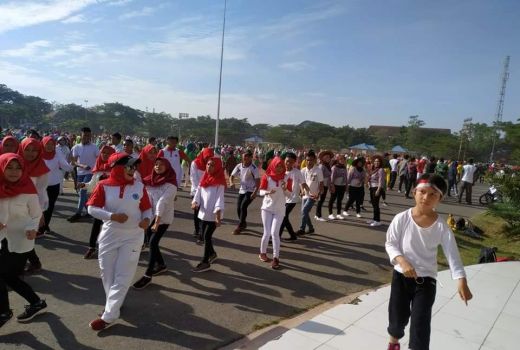 Goyang Mopibibi Warnai Road To Festival Pesona Danau Limboto - GenPI.co