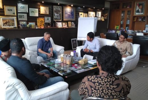 Tolak Penutupan, Perwakilan Warga Komodo Temui Dirjen KSDAE - GenPI.co
