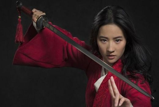 Liu Yifei Dukung Polisi Hong Kong, Film Mulan Diboikot - GenPI.co