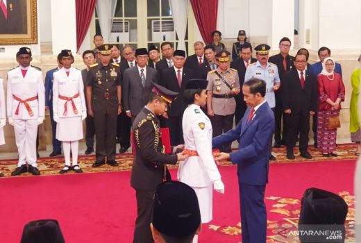 Presiden Jokowi Mengukuhkan Tim Paskibraka 2019 - GenPI.co