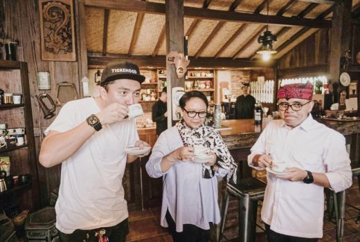 Kunjungi Banyuwangi, Ananda Omesh Ngopi Bareng Menlu Retno - GenPI.co