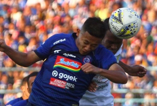 Arema FC Panen Gol di Stadion Kanjuruhan vs Persebaya - GenPI.co