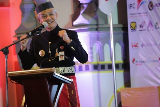 Ganjar Pranowo Siap Pakai Mobil Esemka untuk Dinas - GenPI.co