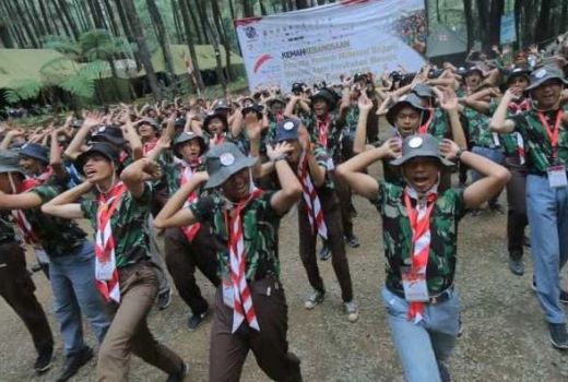 Di Gunung Pancar, Ratusan Pelajar ini Dididik Jadi Patriot - GenPI.co