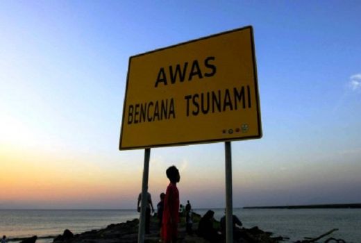 Waspada, Pantai Selatan Jawa Rawan Tsunami - GenPI.co