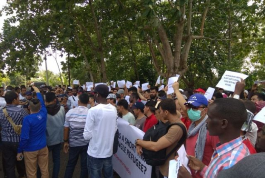 Ratusan Imigran Demo Kantor IOM Tanjungpinang - GenPI.co