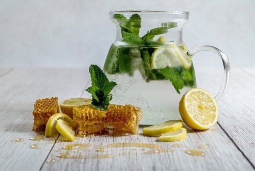 Minum Infused Water Lemon Setiap Hari, Ini Manfaatnya - GenPI.co