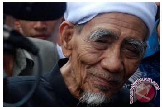 Gambaran Suasana Duka Keluarga Mbah Moen di Makkah - GenPI.co