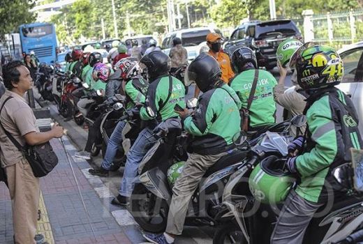 Bikin Emosi, Driver Grab Lakukan Pelecehan Elus Paha Penumpangnya - GenPI.co