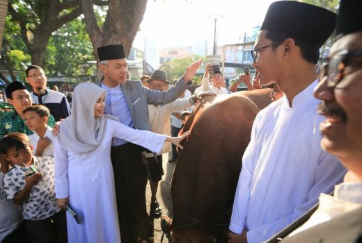 Ganjar Pranowo Siapkan 5.000 Besek untuk Sedekah Daging Kurbannya - GenPI.co