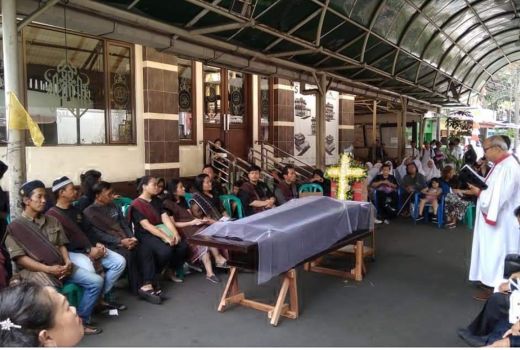 Viral Foto Kebaktian di Halaman Masjid, Menag: Menyejukkan! - GenPI.co