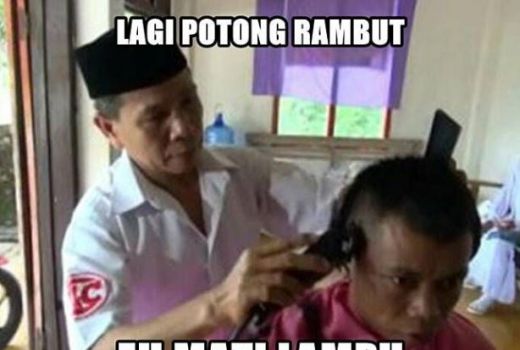Kocak Gara-gara Mati Lampu, Potong Rambut kepala Jadi Pitak - GenPI.co