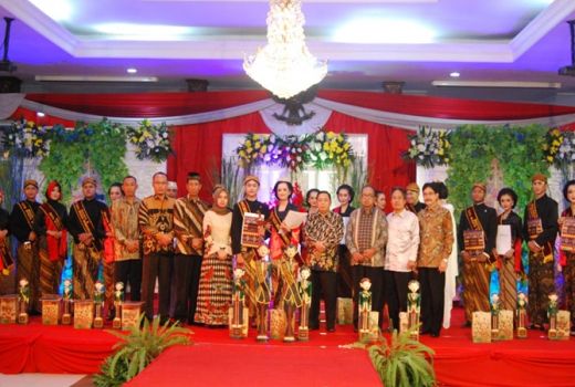 Ramada dan Lucky Jadi Mas dan Mbak Duta Wisata Wonogiri 2019 - GenPI.co