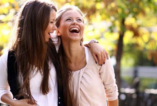 Orang Extrovert Lebih Sehat dan Panjang Umur, Mitos atau Fakta? - GenPI.co