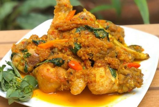 Bikin Buka Puasa Makin Nikmat, Nih Resep Ayam Woku Kemangi - GenPI.co