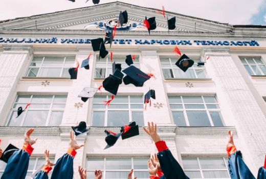 Lucunya Fase Kehidupan Anak Kampus Zaman Sekarang, Cari Gebetan! - GenPI.co