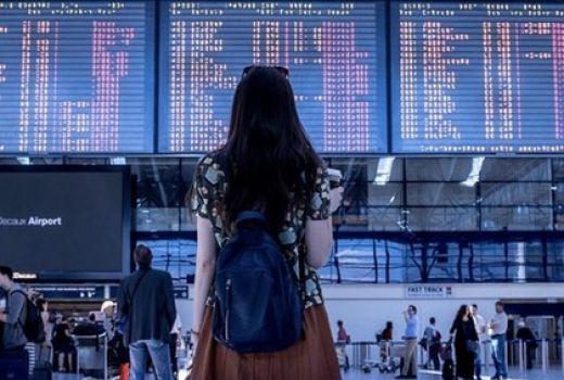 Tips Menghindari Corona Saat Harus Bepergian Karena Hal Darurat - GenPI.co
