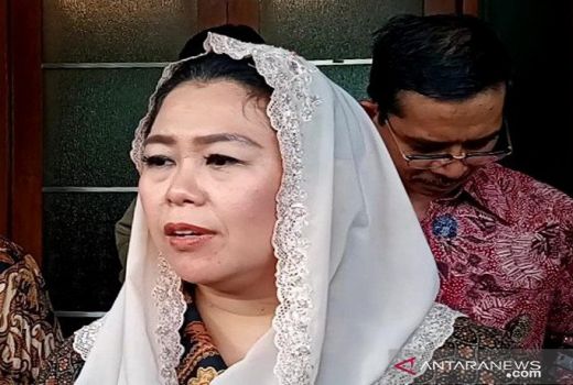 Semoga Yenny Wahid Bisa Melindungi Pramugari Garuda - GenPI.co