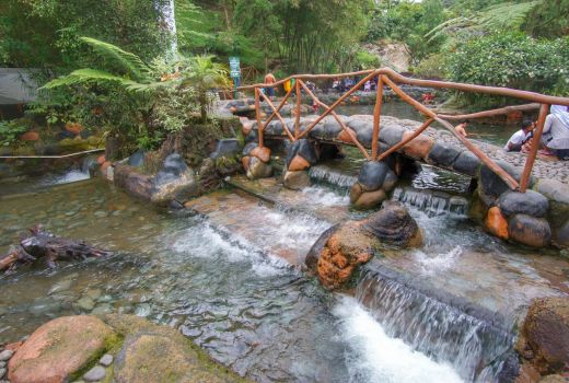 Ini 3 Wisata Pemandian Air Panas Paling Hit di Bandung! - GenPI.co