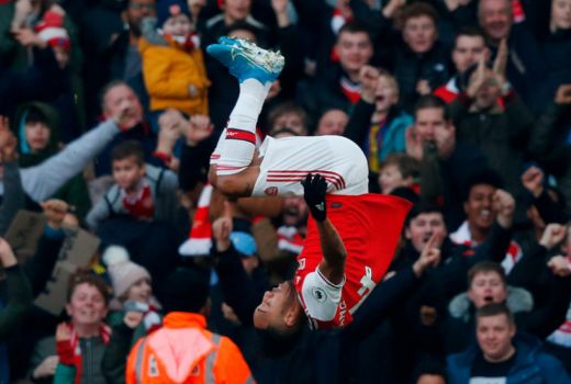 Bursa Transfer Liga Eropa: Tevez ke MU, Aubameyang ke Barcelona - GenPI.co