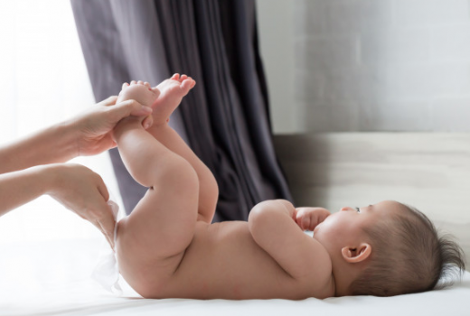 Sebelum Menggunakan Tisu Basah Pada Bayi Pastikan 3 Hal ini - GenPI.co