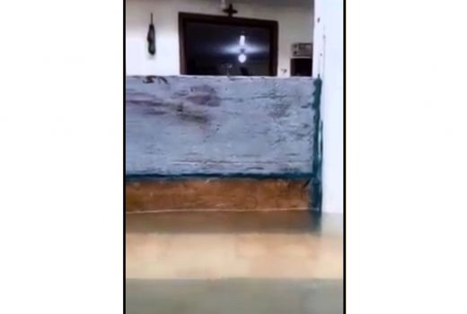 Cara Darurat Namun Tokcer Cegah Air Banjir Masuk Rumah - GenPI.co