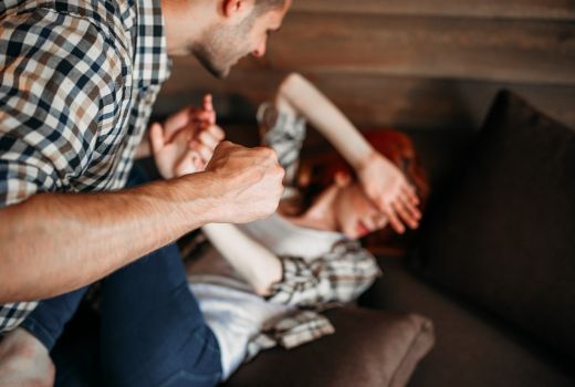 Hati-hati Jika Pacar Kamu Bertingkah Begini, Jangan Sampai... - GenPI.co